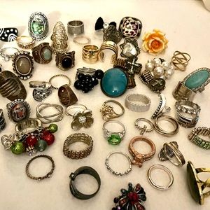 Rings, rings, and more rings! Some adjustable and some elastic stretch.